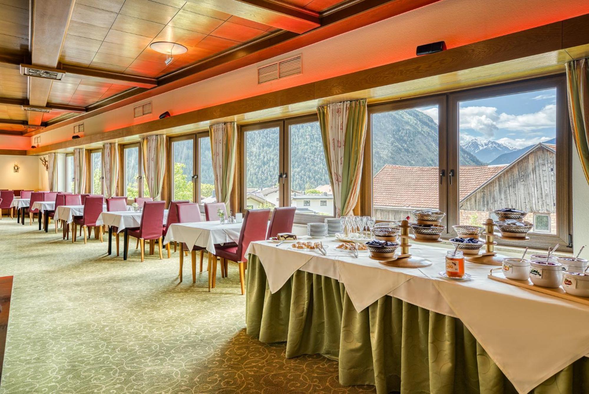 Hotel Zum Lamm Тарренц Экстерьер фото