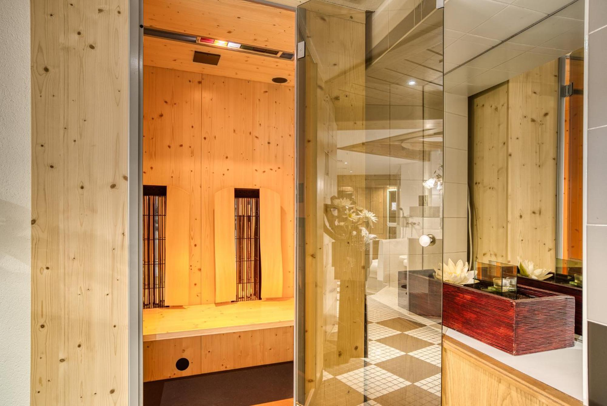 Hotel Zum Lamm Тарренц Экстерьер фото