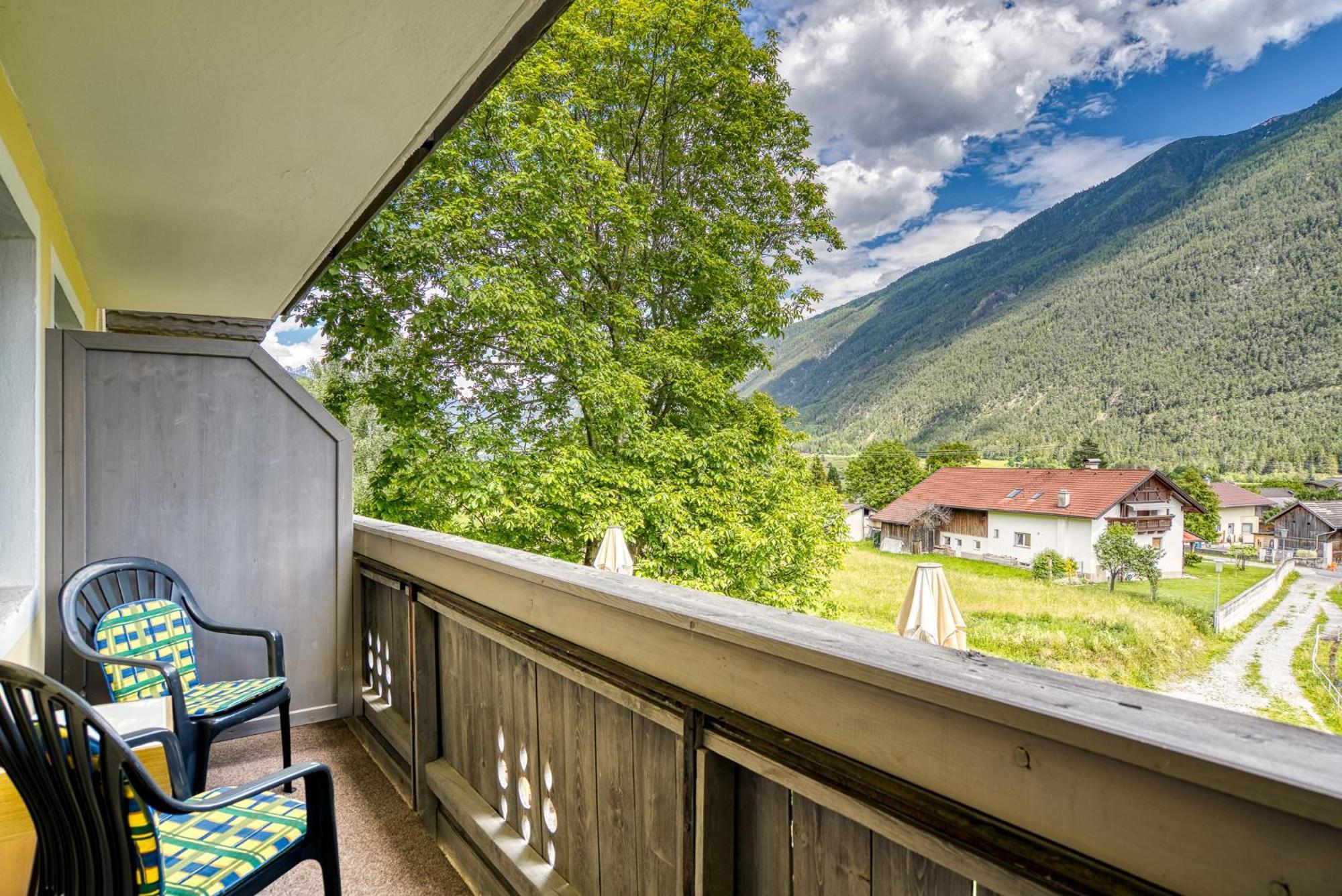 Hotel Zum Lamm Тарренц Экстерьер фото