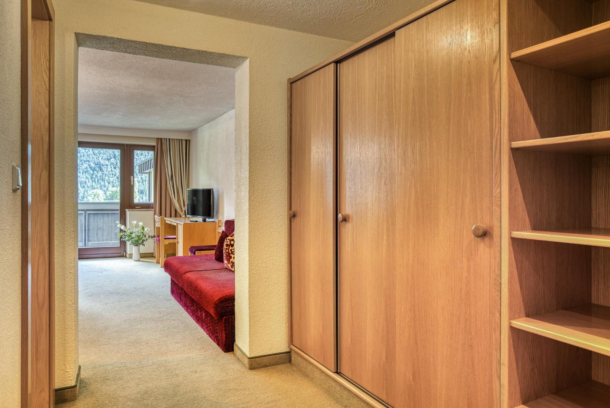 Hotel Zum Lamm Тарренц Экстерьер фото