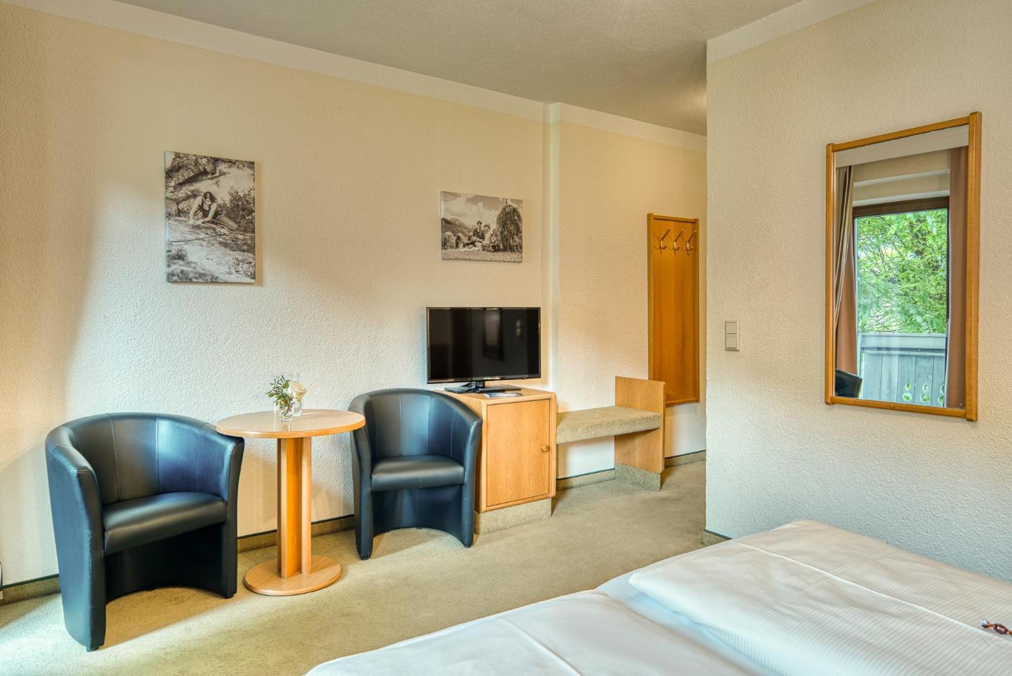 Hotel Zum Lamm Тарренц Экстерьер фото