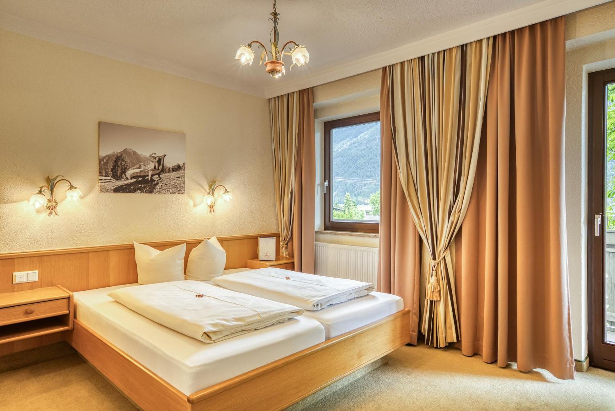 Hotel Zum Lamm Тарренц Экстерьер фото
